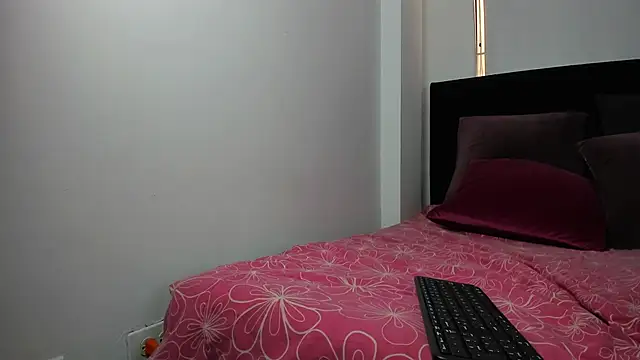 Snapshot of LunaVelvet777 chatting on October 2025 03:31:02 PM LunaVelvet777 online show from October 2025 03:31:02 PM