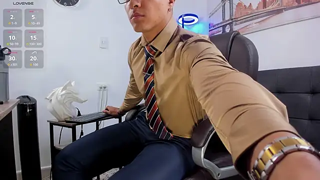 Dash Bukoski online show from November 2025 12:48:01 PM