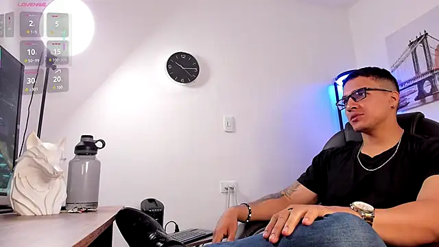 Dash Bukoski online show from November 2025 12:38:01 PM