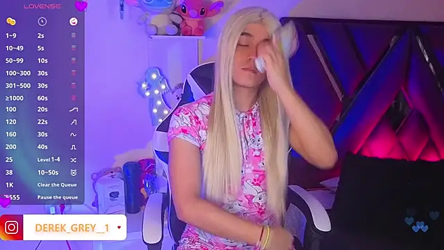 derek greyy  online show from October 2025 09:35:02 PM