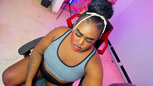  EvaRouse online show from November 2025 04:11:02 AM