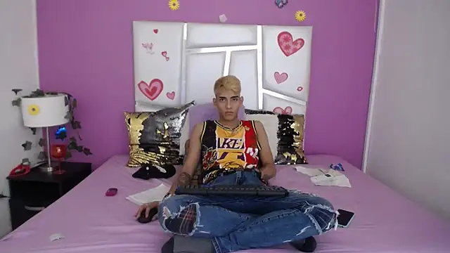 SkyAndSeth online show from October 2025 05:40:01 AM