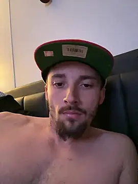 Snapshot of OscarBrow chatting on February 2026 01:04:02 AM OscarBrow online show from February 2026 01:04:02 AM