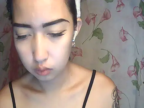 Snapshot of Soft_Angel8 chatting on August 2026 12:18:02 PM Soft Angel8 online show from August 2026 12:18:02 PM