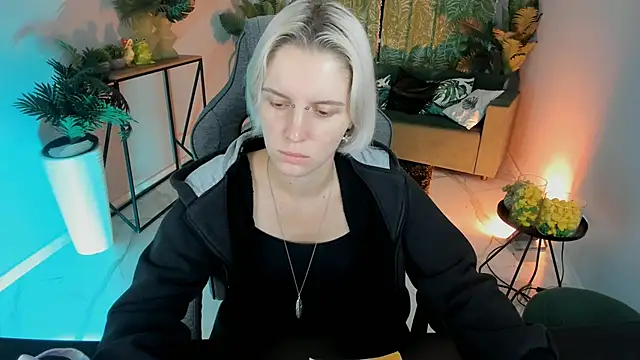 Snapshot of BethanyCloud chatting on October 2025 02:21:01 AM BethanyCloud online show from October 2025 02:21:01 AM