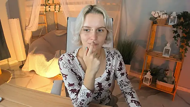 Snapshot of BethanyCloud chatting on October 2025 05:18:01 AM BethanyCloud online show from October 2025 05:18:01 AM