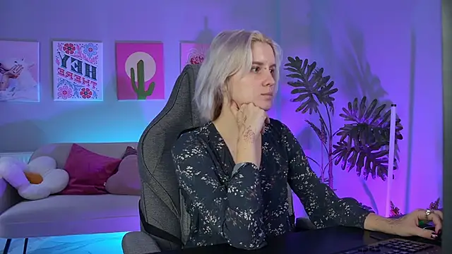 BethanyCloud online show from December 2025 05:34:01 AM