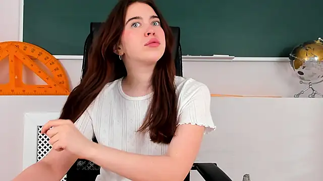 KimberlyBond online show from November 2025 03:11:01 PM