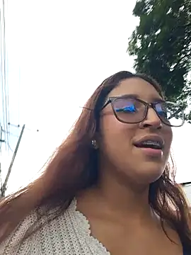 Snapshot of CatalinaFlores chatting on November 2025 06:48:02 PM CatalinaFlores online show from November 2025 06:48:02 PM