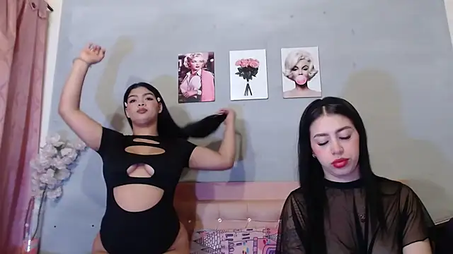 Snapshot of Olivia_Spear chatting on November 2025 12:49:02 PM Olivia Spear online show from November 2025 12:49:02 PM