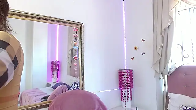 Snapshot of Saori_Evans chatting on September 2025 08:33:01 PM Saori Evans online show from September 2025 08:33:01 PM