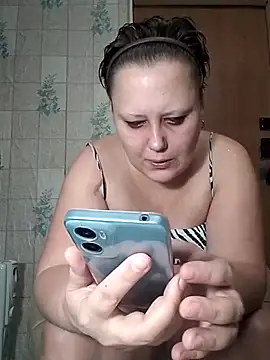 Snapshot of Tupo070481 chatting on December 2025 05:10:02 PM Tupo070481 online show from December 2025 05:10:02 PM