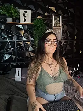 Snapshot of April__foxx chatting on November 2025 03:55:02 PM April foxx online show from November 2025 03:55:02 PM