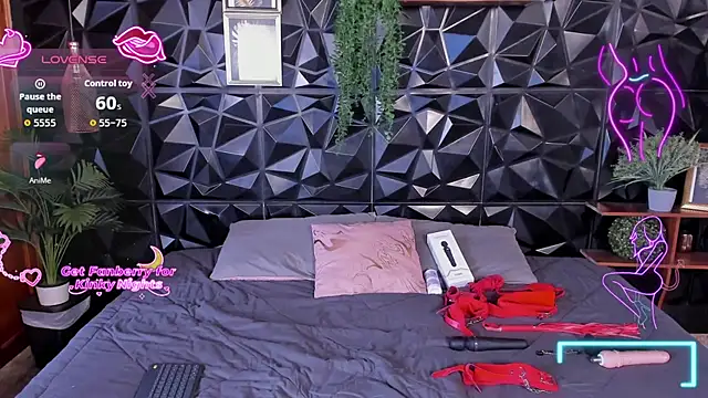 Snapshot of April__foxx chatting on December 2025 03:05:01 PM April foxx online show from December 2025 03:05:01 PM