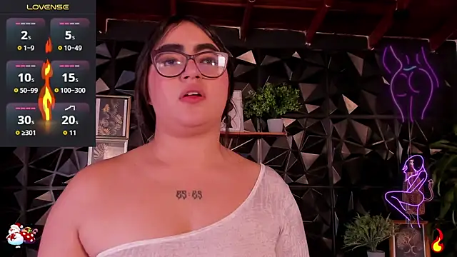 Snapshot of April__foxx chatting on December 2025 04:12:02 PM April foxx online show from December 2025 04:12:02 PM