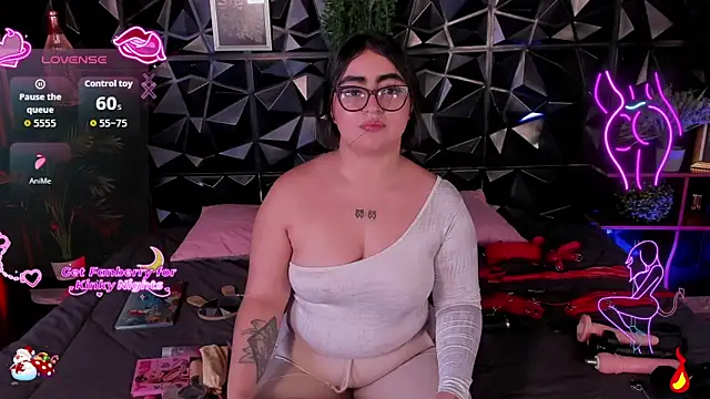 Snapshot of April__foxx chatting on December 2025 04:14:02 PM April foxx online show from December 2025 04:14:02 PM