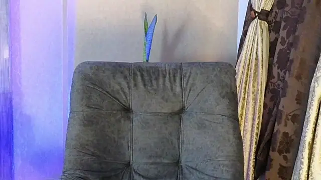 BenjaminCol  online show from October 2025 01:35:01 AM