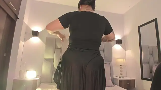 Seraphyne666 online show from May 2026 04:23:01 PM