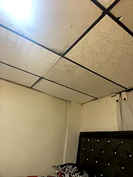 Mia jhoonson online show from November 2025 10:37:02 AM