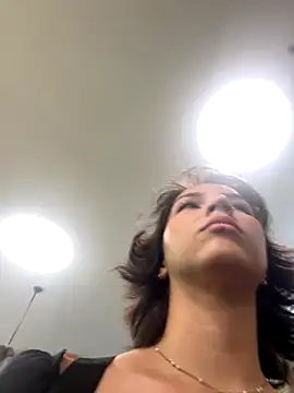 Snapshot of Adry_Bach_ chatting on October 2025 05:44:02 PM Adry Bach online show from October 2025 05:44:02 PM