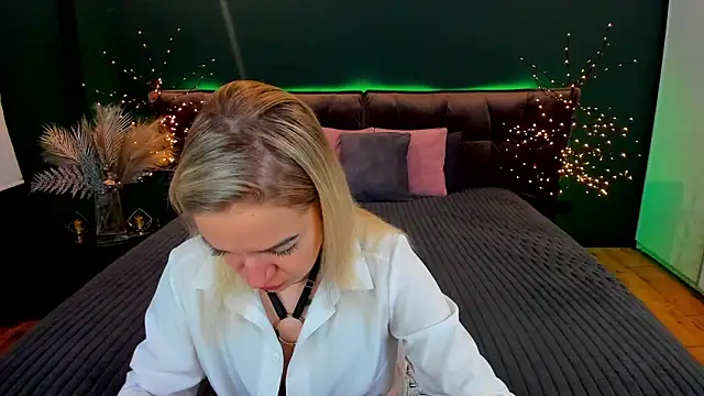 Snapshot of Anna_Snows chatting on September 2025 12:05:02 PM Anna Snows online show from September 2025 12:05:02 PM