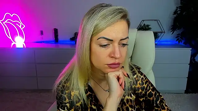 Snapshot of Anna_Snows chatting on September 2025 05:31:01 AM Anna Snows online show from September 2025 05:31:01 AM