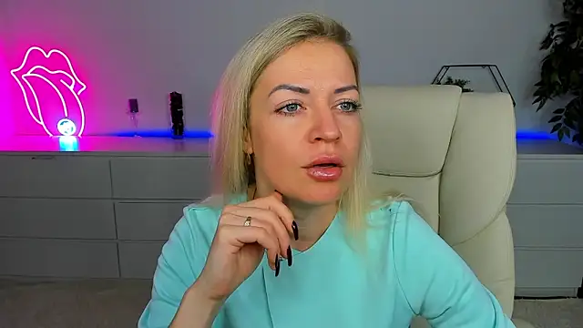 Snapshot of Anna_Snows chatting on September 2025 06:31:02 PM Anna Snows online show from September 2025 06:31:02 PM