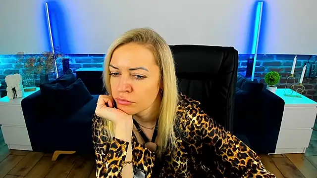 Snapshot of Anna_Snows chatting on September 2025 12:08:02 PM Anna Snows online show from September 2025 12:08:02 PM