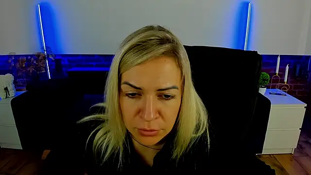 Snapshot of Anna_Snows chatting on September 2025 01:37:02 PM Anna Snows online show from September 2025 01:37:02 PM