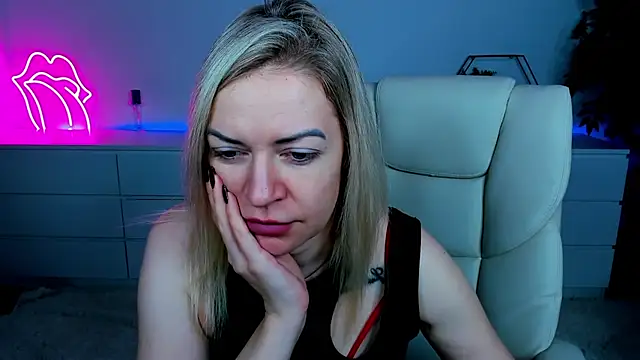 Snapshot of Anna_Snows chatting on September 2025 05:12:01 AM Anna Snows online show from September 2025 05:12:01 AM