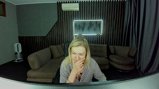 Snapshot of Anna_Snows chatting on October 2025 05:57:02 PM Anna Snows online show from October 2025 05:57:02 PM