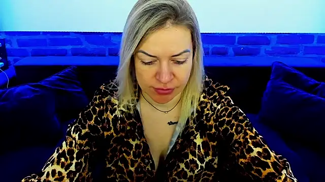 Snapshot of Anna_Snows chatting on November 2025 06:36:01 AM Anna Snows online show from November 2025 06:36:01 AM