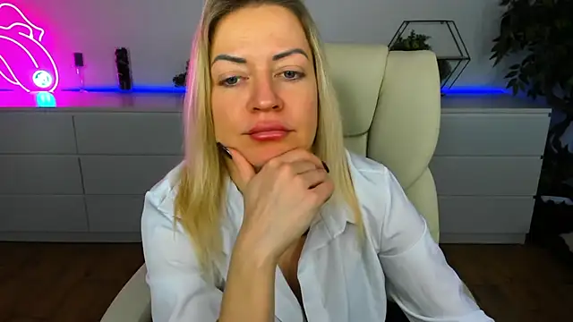 Snapshot of Anna_Snows chatting on November 2025 06:35:02 AM Anna Snows online show from November 2025 06:35:02 AM