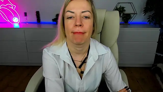 Snapshot of Anna_Snows chatting on November 2025 06:36:02 AM Anna Snows online show from November 2025 06:36:02 AM