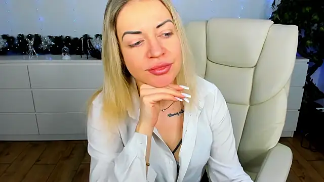 Snapshot of Anna_Snows chatting on December 2025 06:42:02 AM Anna Snows online show from December 2025 06:42:02 AM