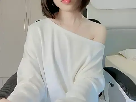 ggLovee online show from November 2025 03:34:02 PM