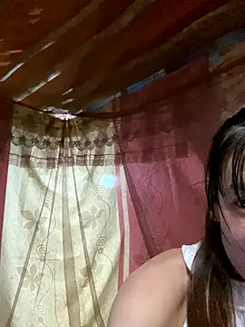 Snapshot of PhanHaa chatting on September 2025 01:55:01 PM PhanHaa online show from September 2025 01:55:01 PM