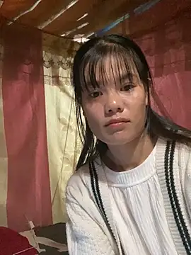 Snapshot of PhanHaa chatting on September 2025 02:00:02 AM PhanHaa online show from September 2025 02:00:02 AM