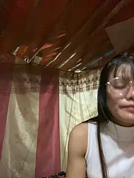 Snapshot of PhanHaa chatting on September 2025 12:22:02 AM PhanHaa online show from September 2025 12:22:02 AM