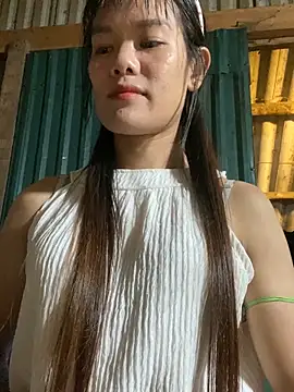 Snapshot of PhanHaa chatting on September 2025 12:08:02 PM PhanHaa online show from September 2025 12:08:02 PM