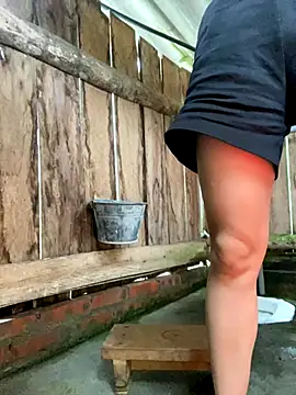 Snapshot of PhanHaa chatting on September 2025 11:54:01 PM PhanHaa online show from September 2025 11:54:01 PM