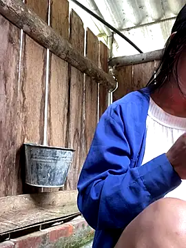 Snapshot of PhanHaa chatting on October 2025 01:06:01 AM PhanHaa online show from October 2025 01:06:01 AM