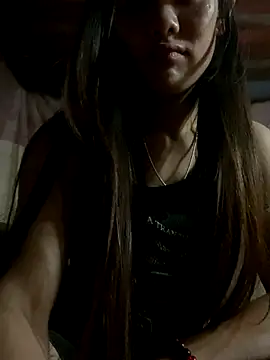 Snapshot of PhanHaa chatting on November 2025 01:48:01 AM PhanHaa online show from November 2025 01:48:01 AM