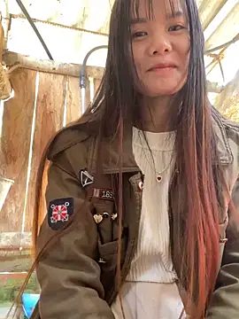 Snapshot of PhanHaa chatting on November 2025 02:09:01 AM PhanHaa online show from November 2025 02:09:01 AM