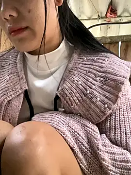 Snapshot of PhanHaa chatting on December 2025 12:16:02 AM PhanHaa online show from December 2025 12:16:02 AM