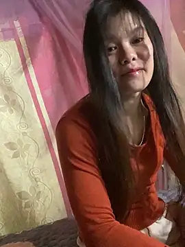 Snapshot of PhanHaa chatting on December 2025 12:44:02 PM PhanHaa online show from December 2025 12:44:02 PM