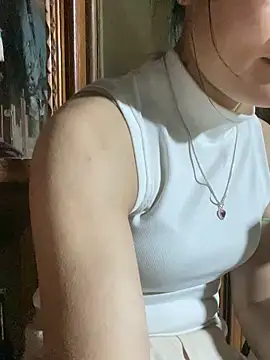 Snapshot of PhanHaa chatting on February 2026 01:54:02 PM PhanHaa online show from February 2026 01:54:02 PM