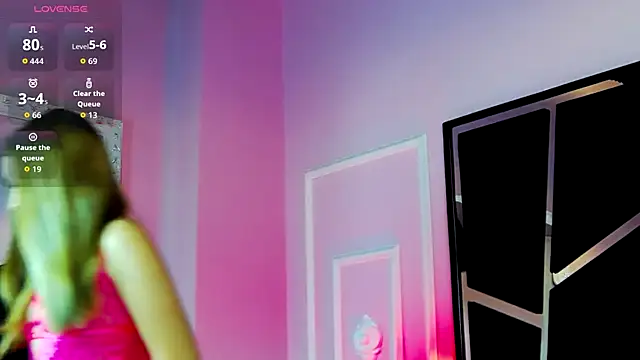 Breezelle online show from October 2025 03:56:02 PM