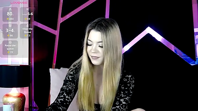 Breezelle online show from December 2025 05:50:01 PM