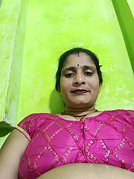 Hot-piuy online show from October 2025 05:03:01 PM